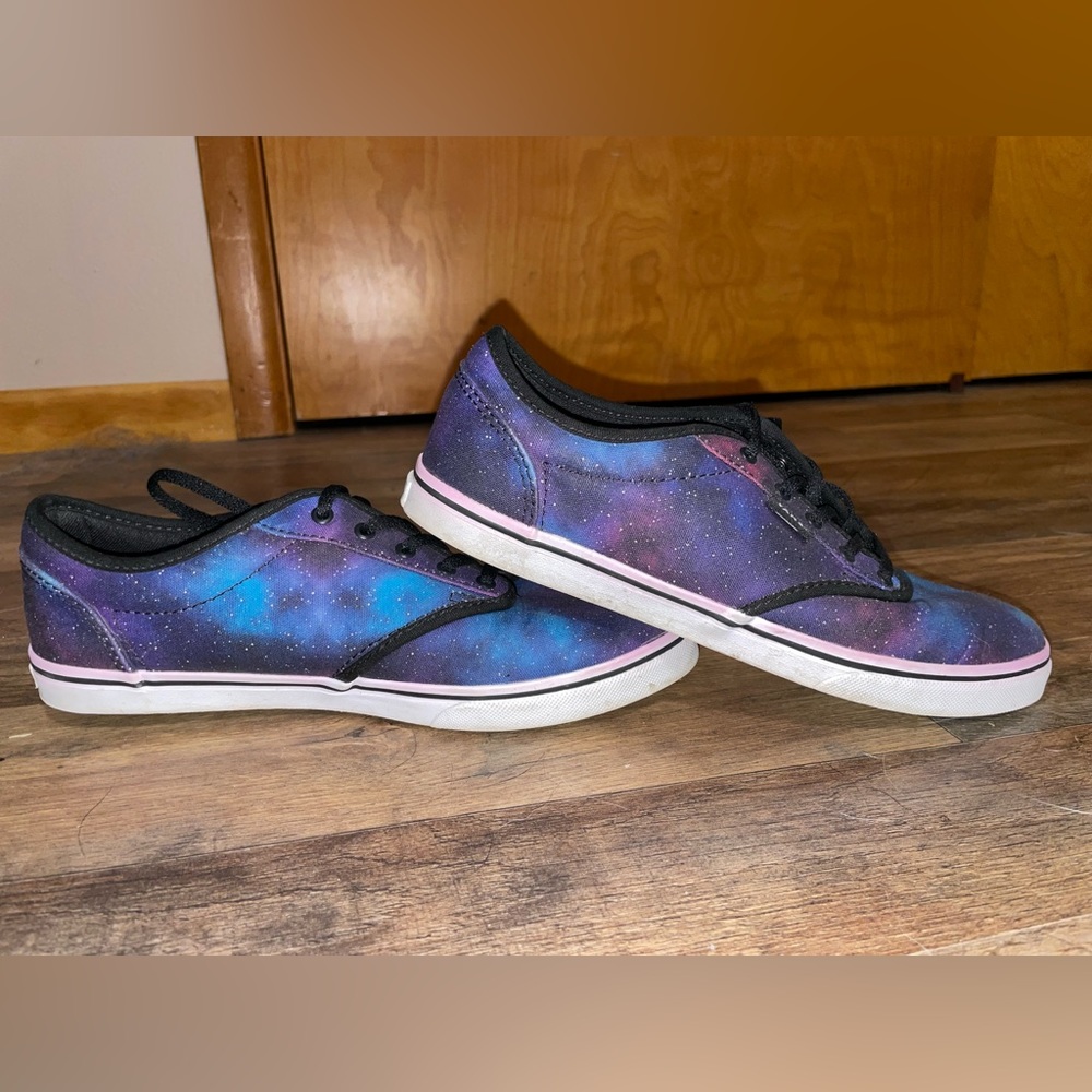 Woman’s SIZE 8️⃣ Vans!